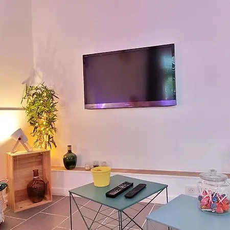 Apartment Au Petit Qg: Cosy Pour 2 Prs, 200m Des Plages *